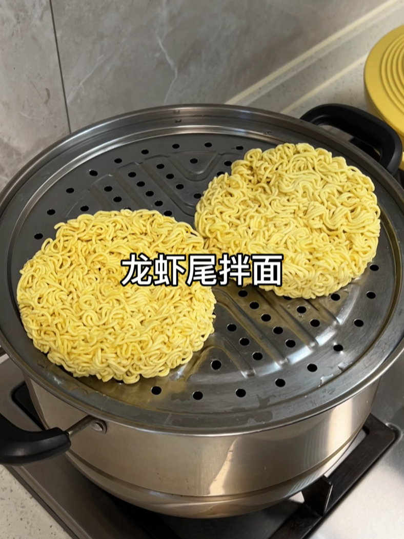 方便面变身高档大餐只需这两步！