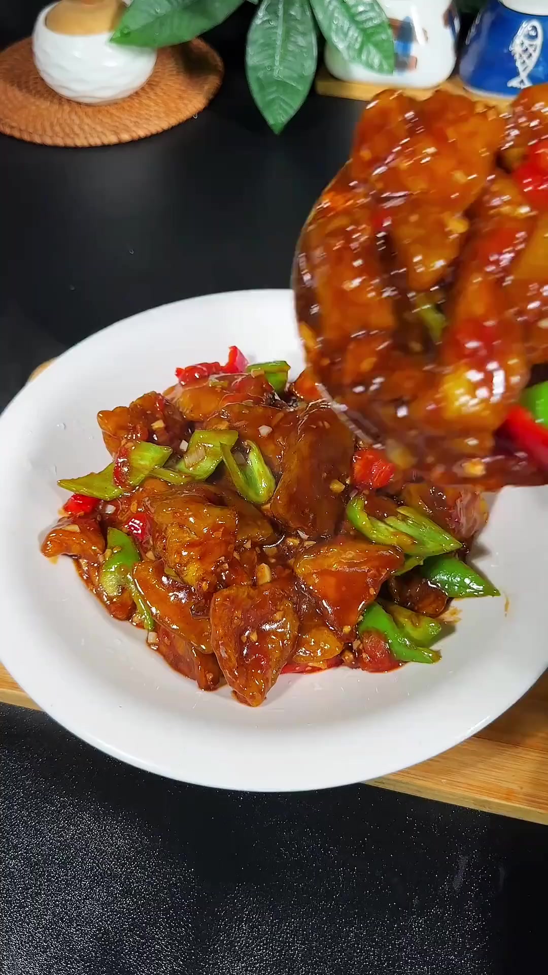 这样做的红烧茄子，好吃入味，配上大米饭真的绝了
