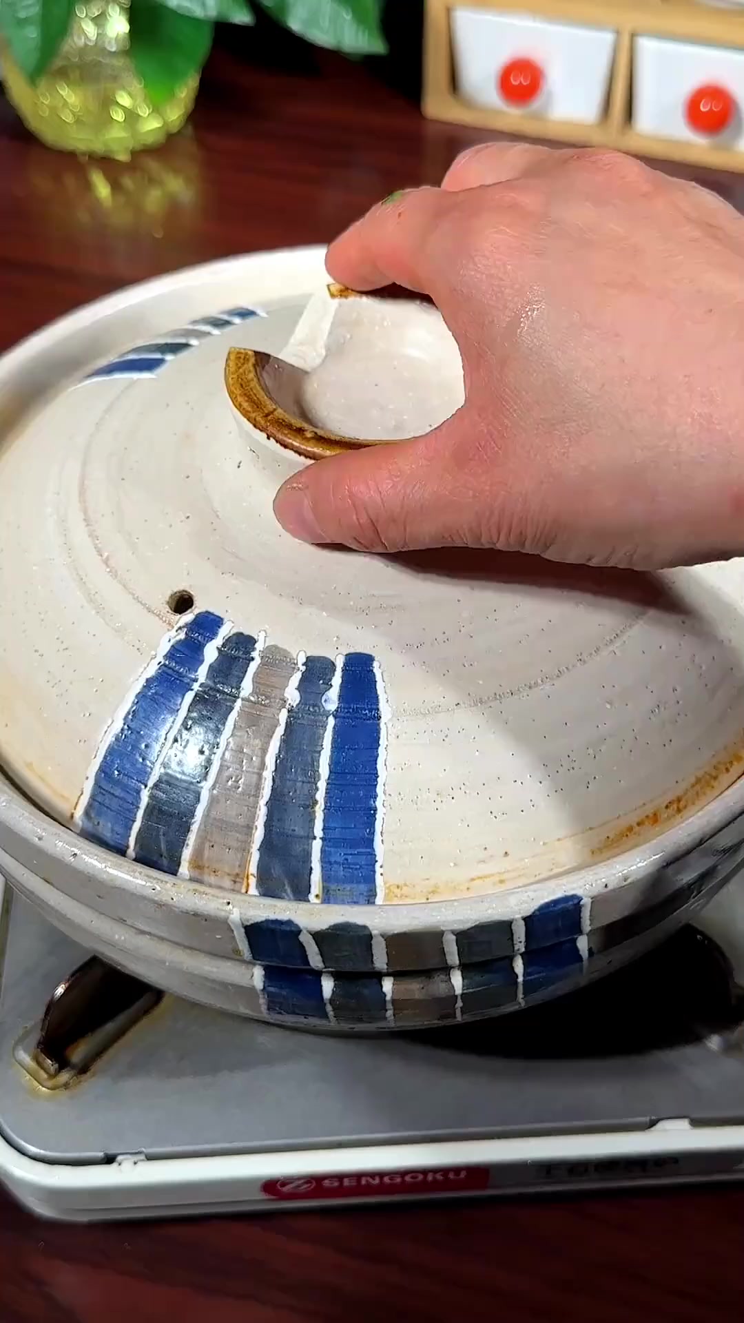 不知道吃什么的时候,那就做这个香喷喷的砂锅面吧,简单又好吃