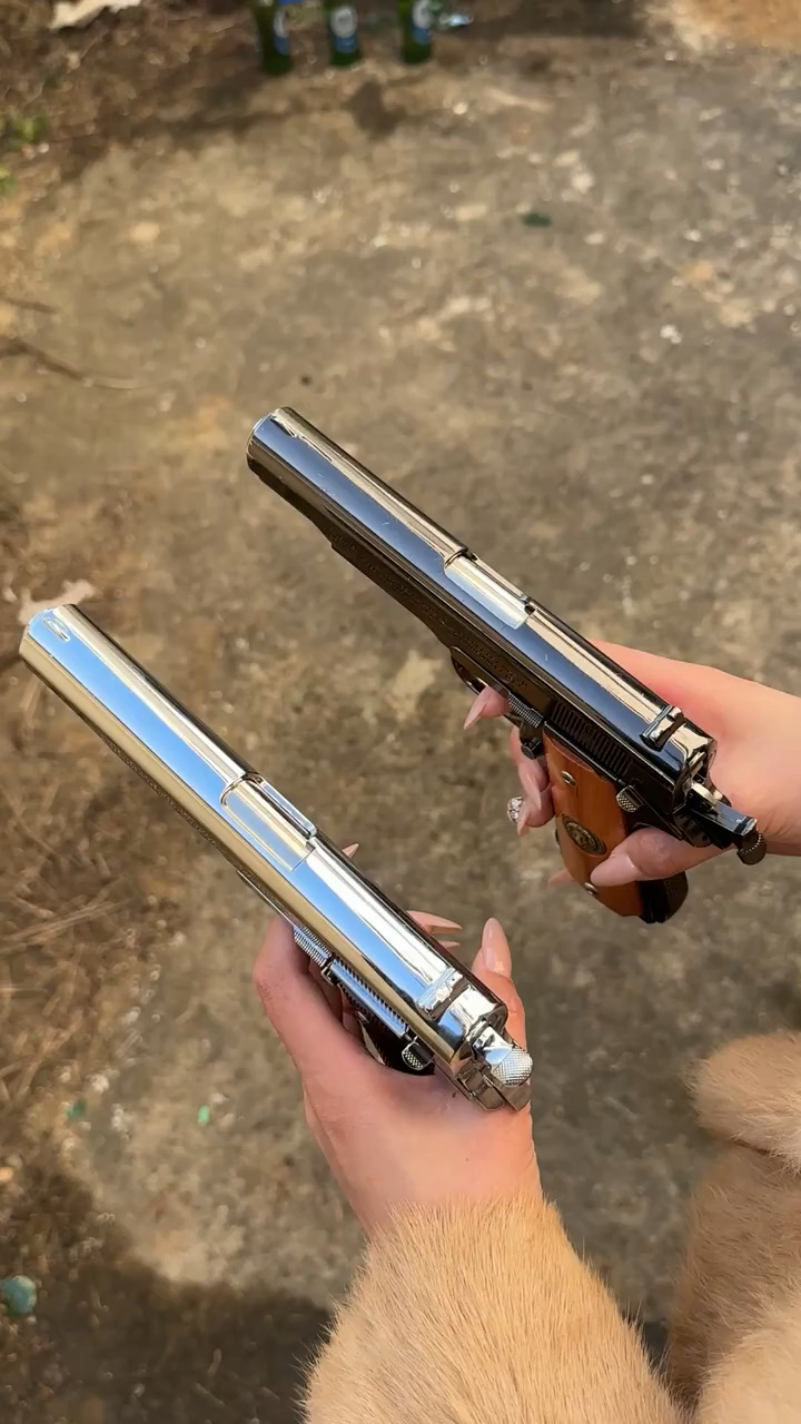 两款1911哪一个颜色更和你的口味b？电镀银vs电镀黑