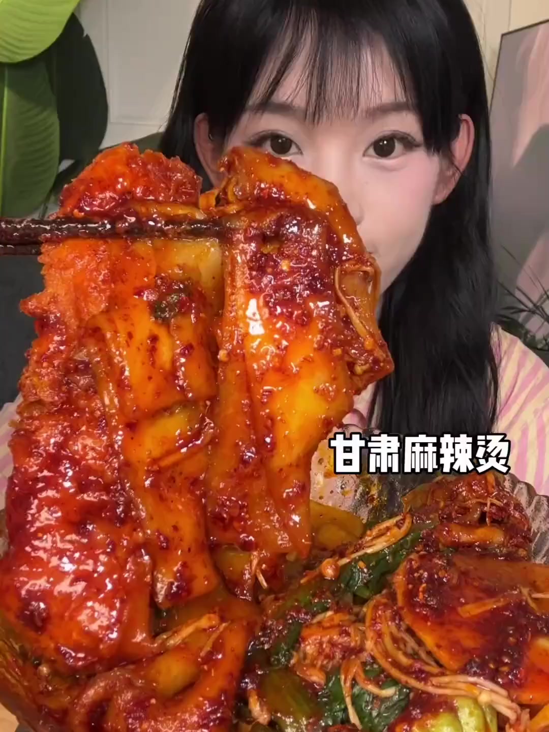 8大碗30多种香料配齐,姐在家复刻天水麻辣烫,这味道绝了!