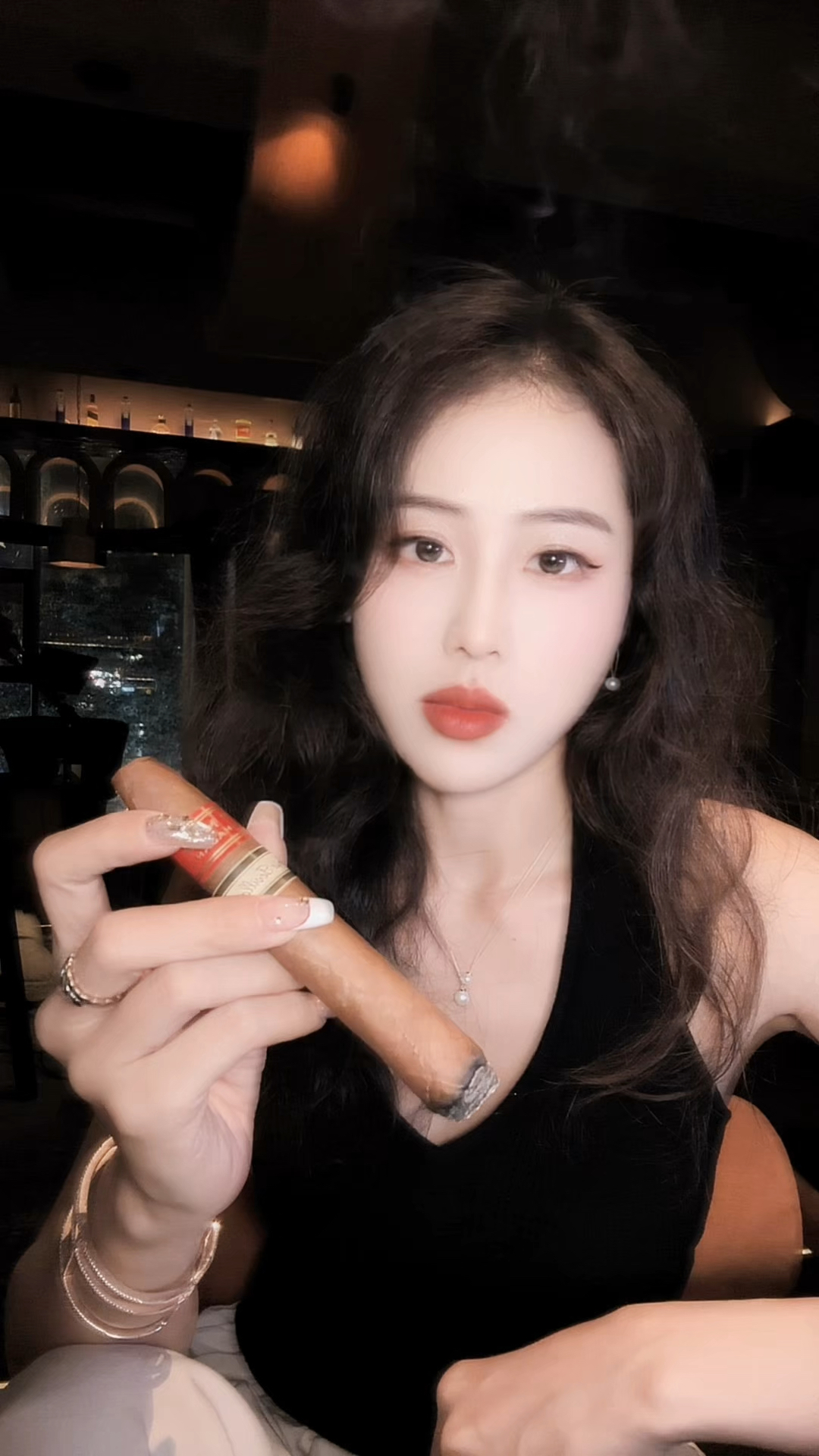 快乐有很多种,比如一支喜欢的雪茄