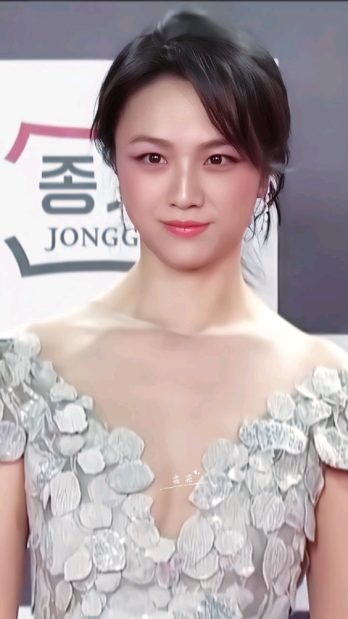 优雅大气的汤唯!