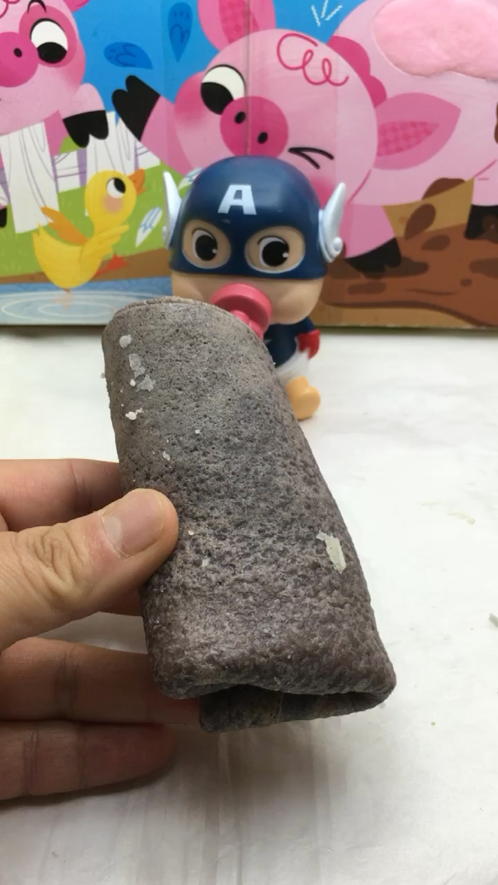 我喜欢吃这个大枣黑米煎饼,哇太香了