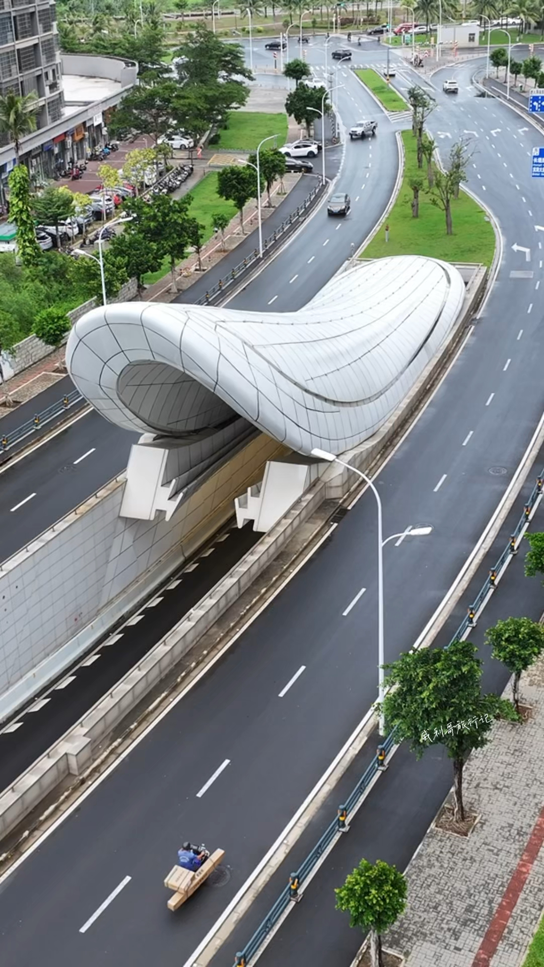 海南海口这个隧道口当初究竟是以什么为元素设计的呢!