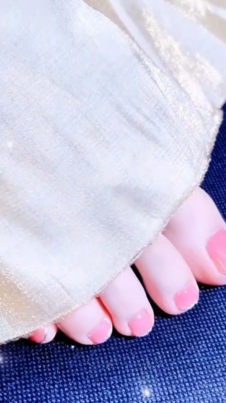 见过脚趾上戴的戒指吗?