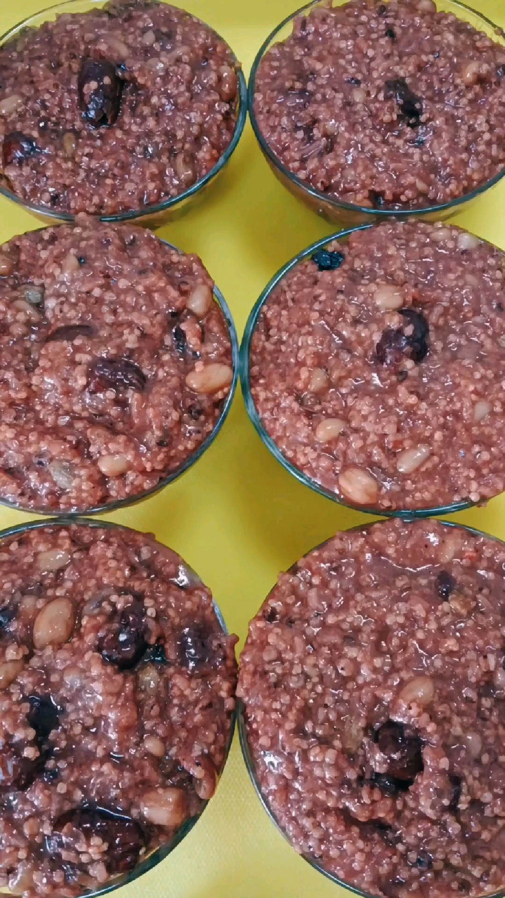 #特色美食腊八粥#这是粗粮熬至而成粗粮细作#老人小孩家户都喜欢吃