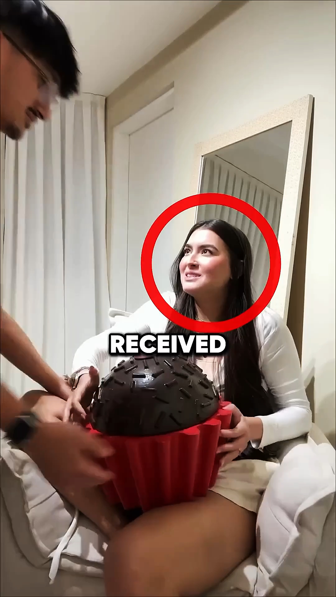 你见过这么大的巧克力球吗