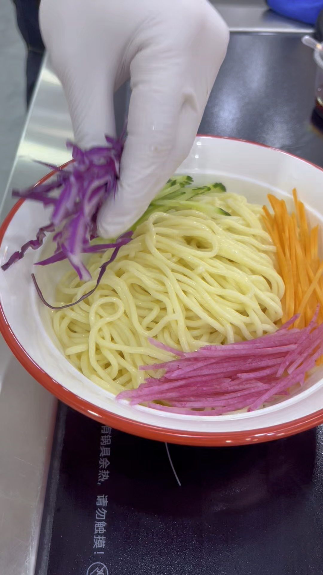 椒麻鸡拌面酱,一酱快出餐
