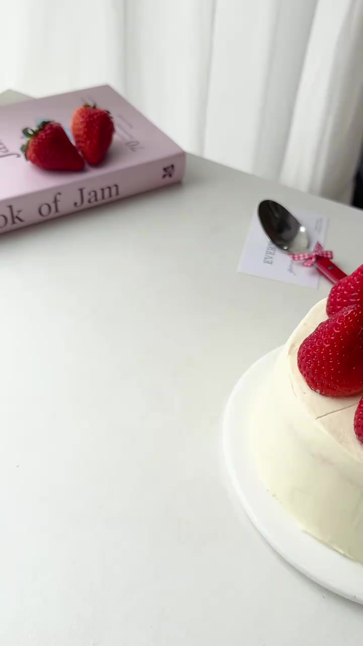 冬日甜品草莓奶油蛋糕 清甜不腻 超简单
