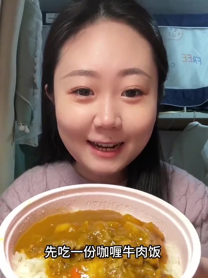 好久没吃零食啦今天吃了好多爽爽爽～!