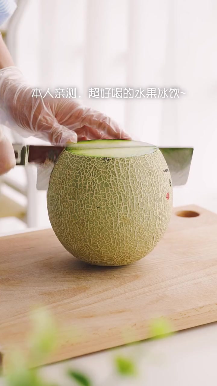 一大碗牛肉面搭配冰镇汽水,承包周末的快乐~    