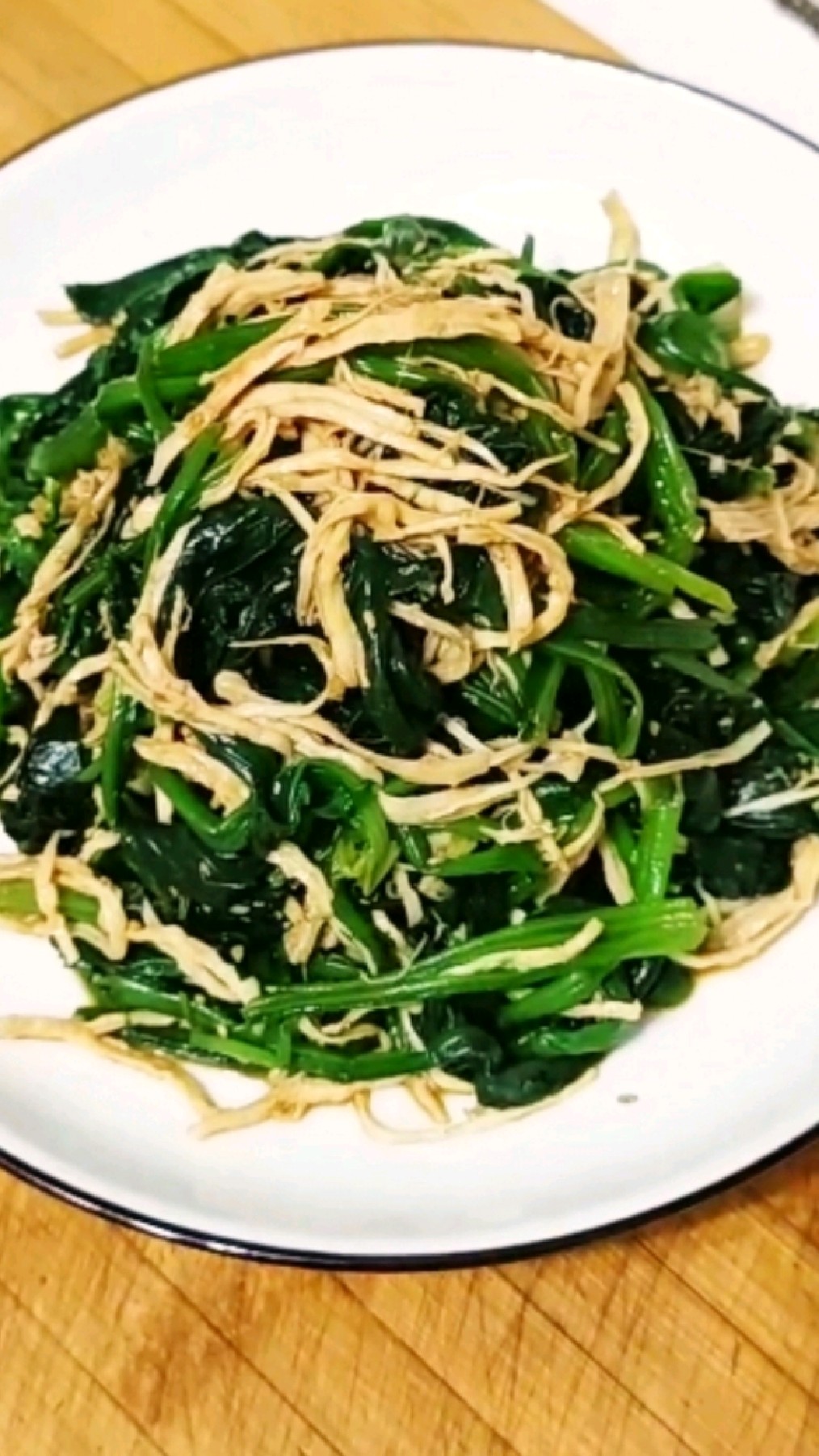 大众家常菜,菠菜拌鸡丝,好吃不贵经济实惠