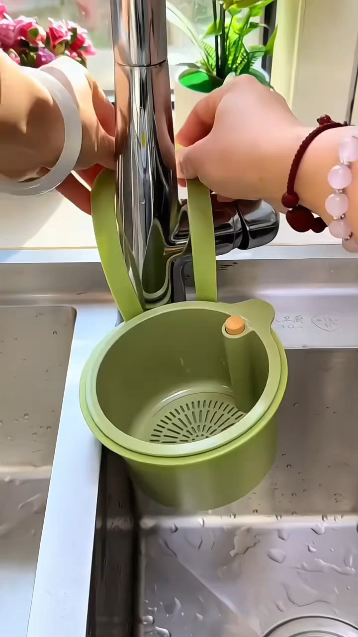 谁懂啊!这个沥水篮,不仅能倒剩饭残渣不脏手,还能收纳洗碗工具