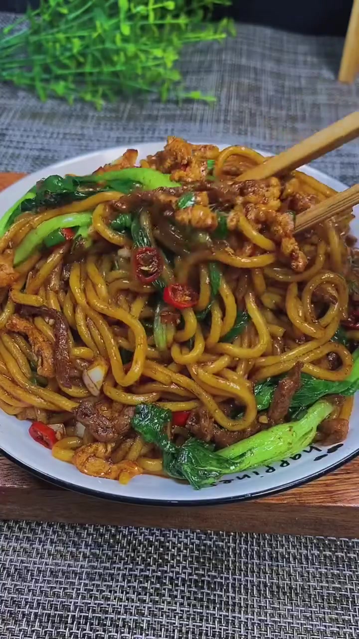 这样做出来的南昌炒粉，一次我能吃三大碗，特别好吃！