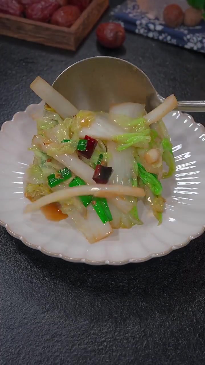 酸辣大白菜这样做,非常的下饭!