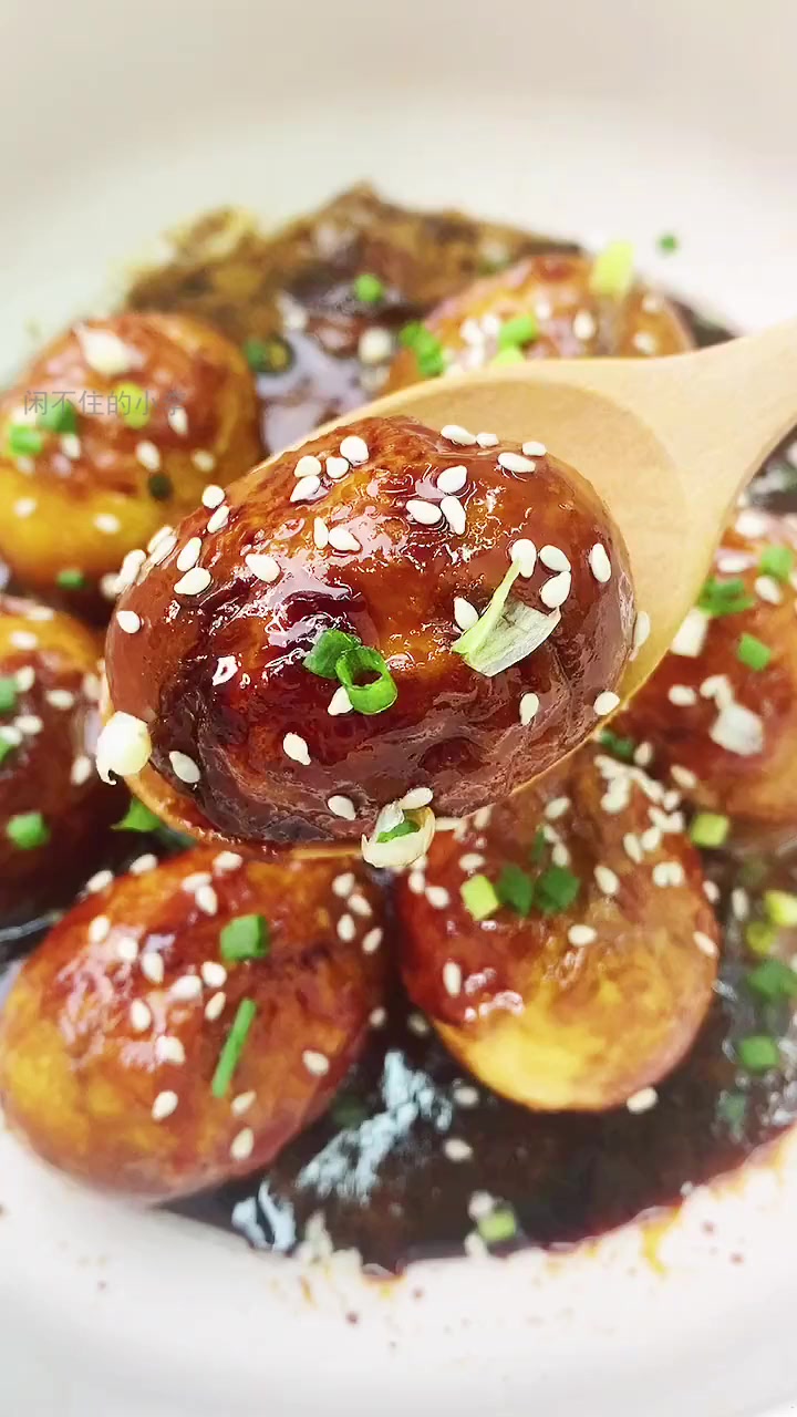 可乐虎皮鸡蛋:一煮一煎,美味翻倍!!