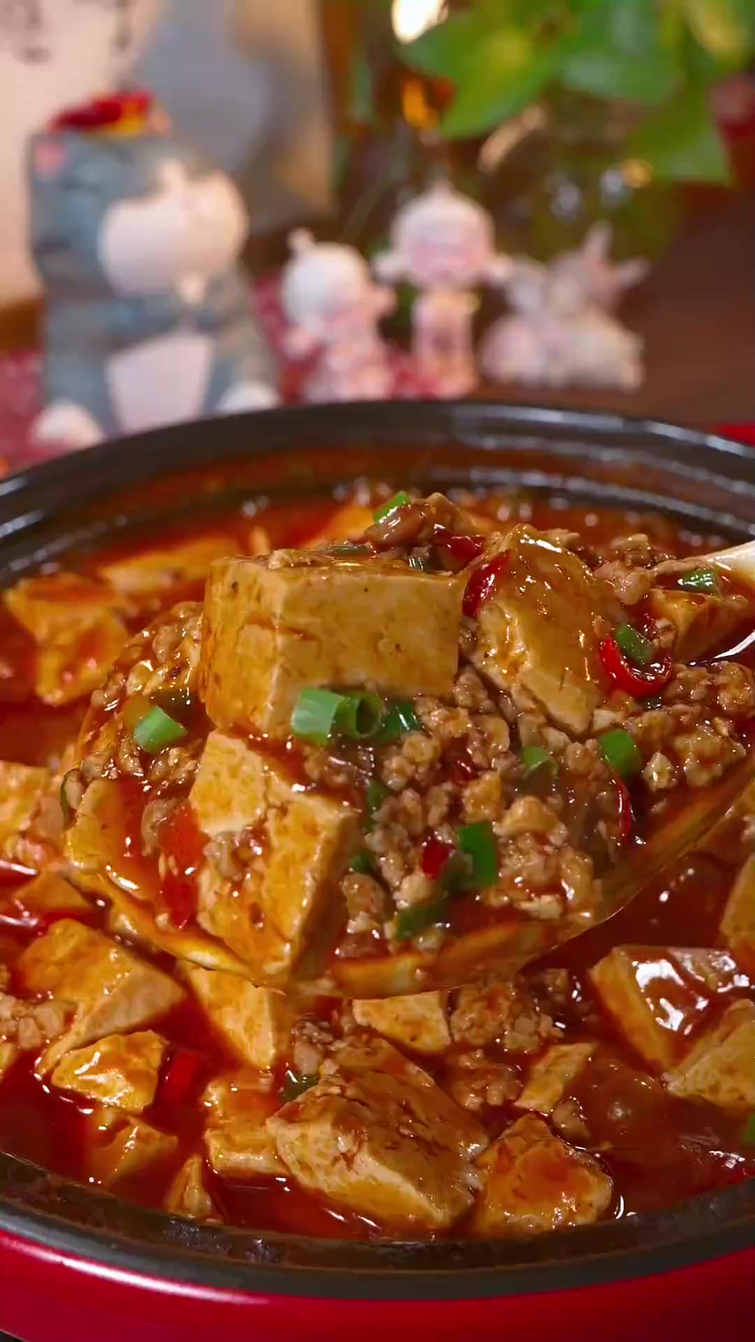 今天给家人做了麻婆豆腐，麻辣嫩滑特别下饭和饭店一样好吃！