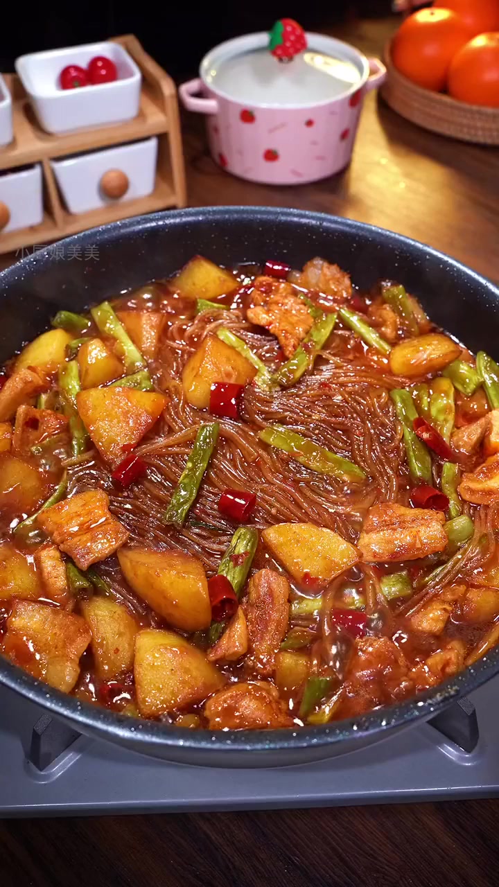 寒冬必备!一锅土豆炖粉条,暖胃又解馋!