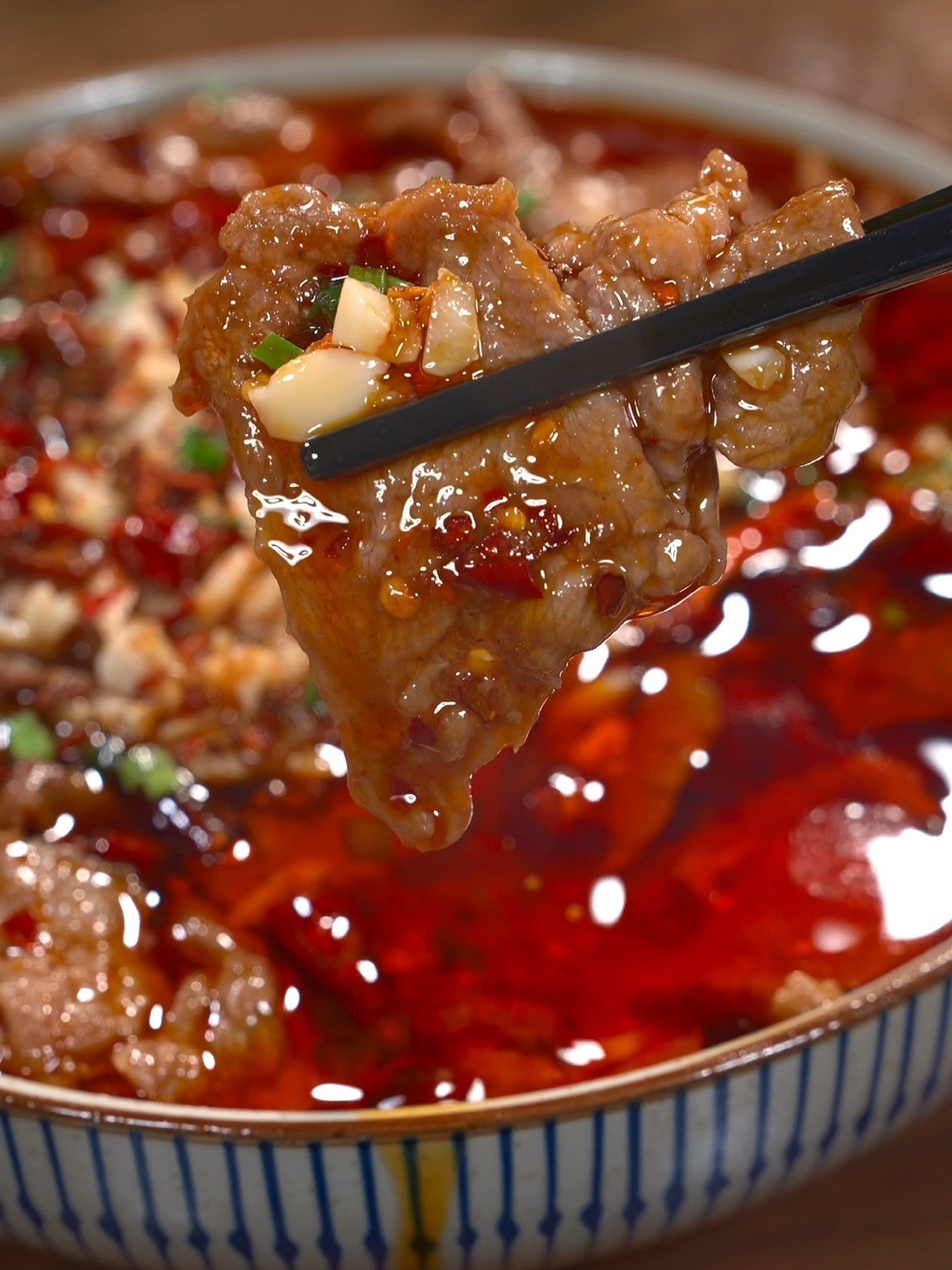 想吃水煮牛肉自己在家做，做法简单，干净又好吃！