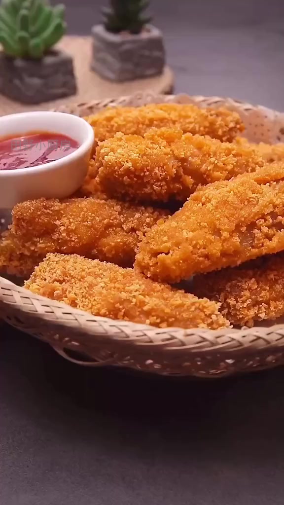 一招搞定酥脆炸鸡翅，面包糠的秘密揭晓！