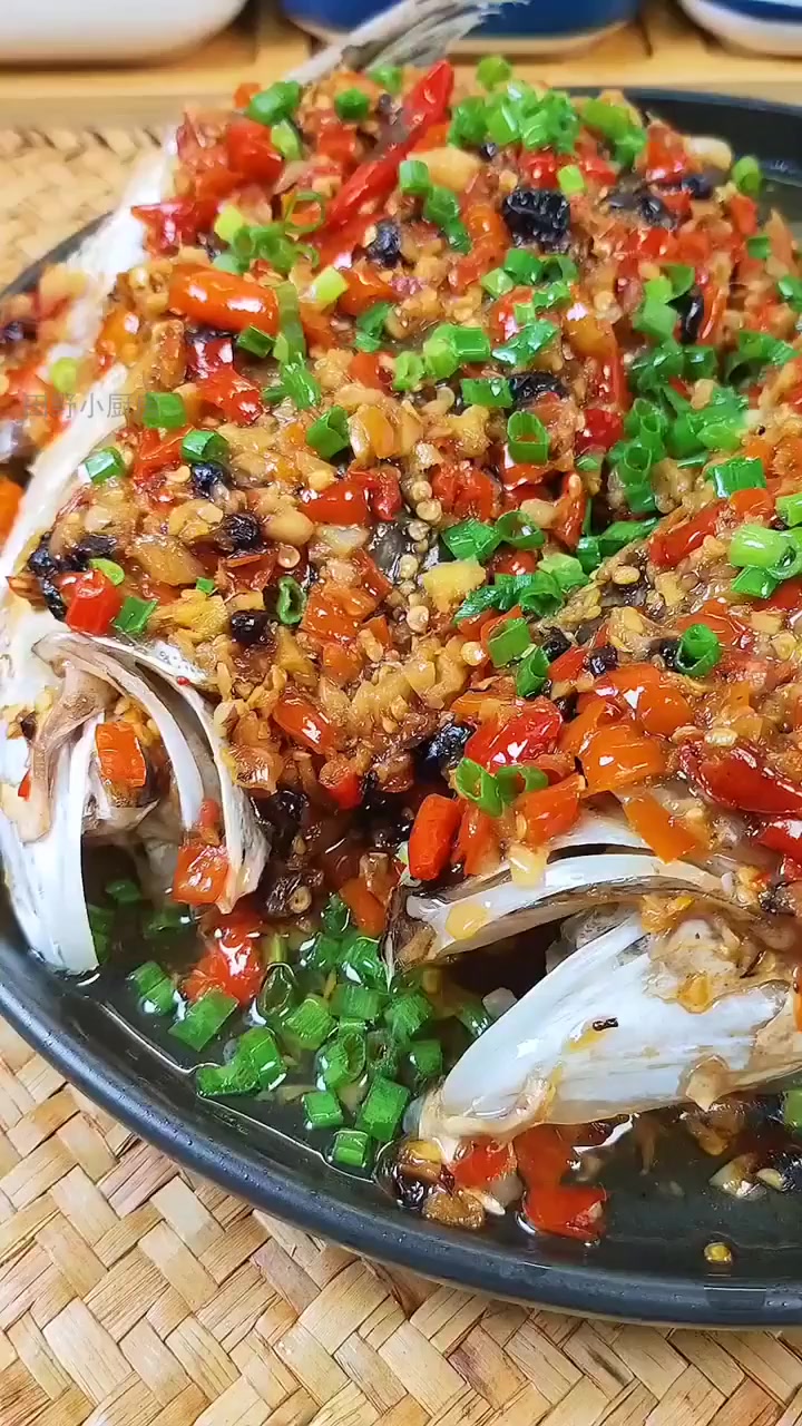 一勺剁椒蒸鱼头,惊艳你的味蕾!!