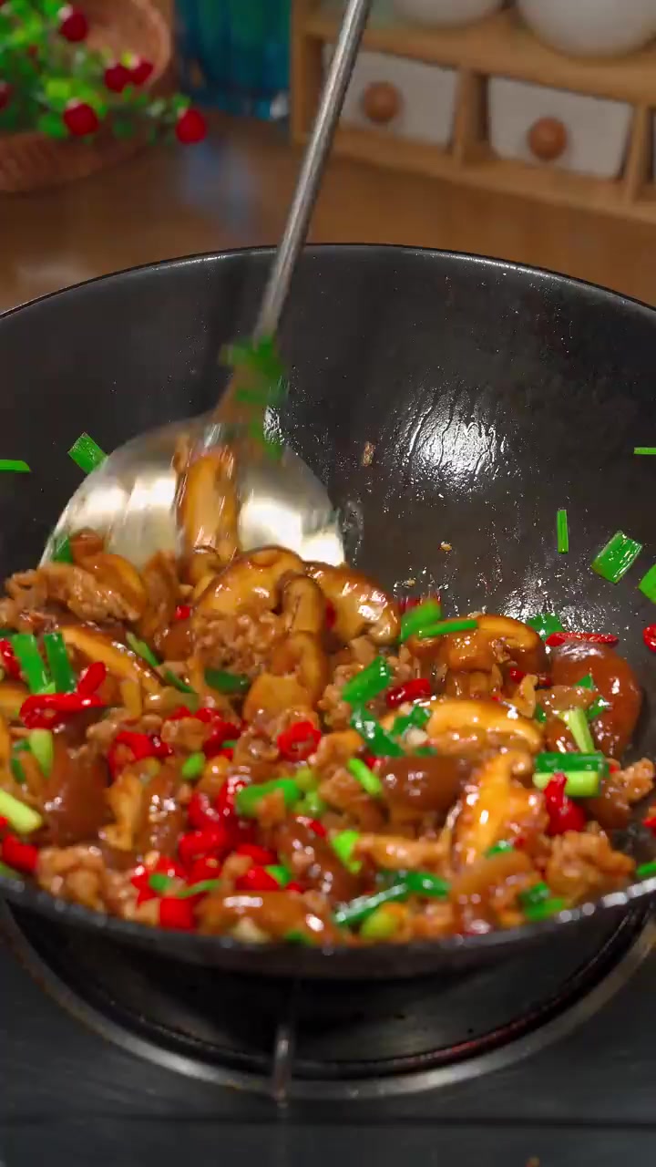 香香滑滑的香菇炒肉，做法简单又下饭！