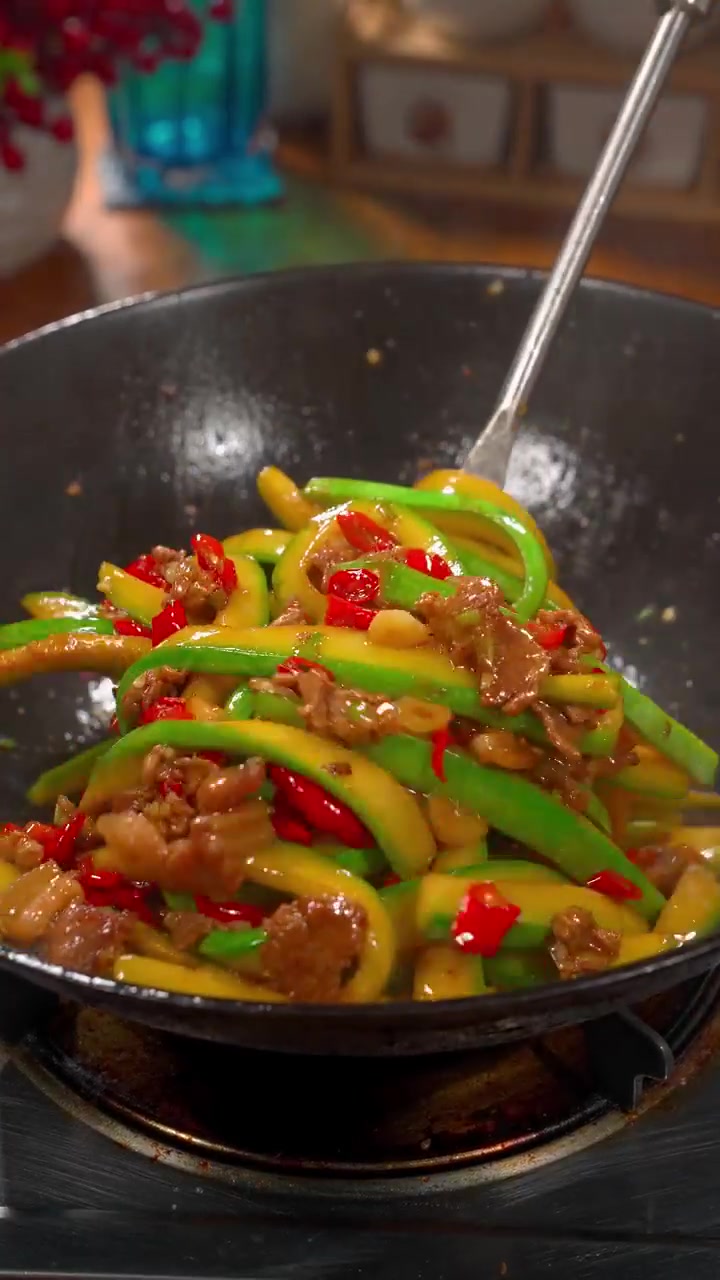 简单又好吃的西葫芦炒肉!