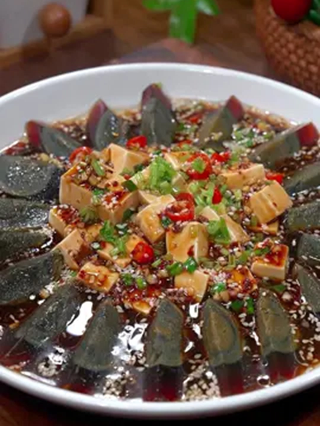 皮蛋拌豆腐的详细做法!