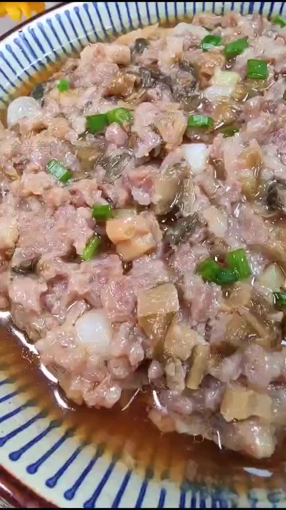 鲜香多汁的梅菜蒸肉饼,一口下去停不下来!!