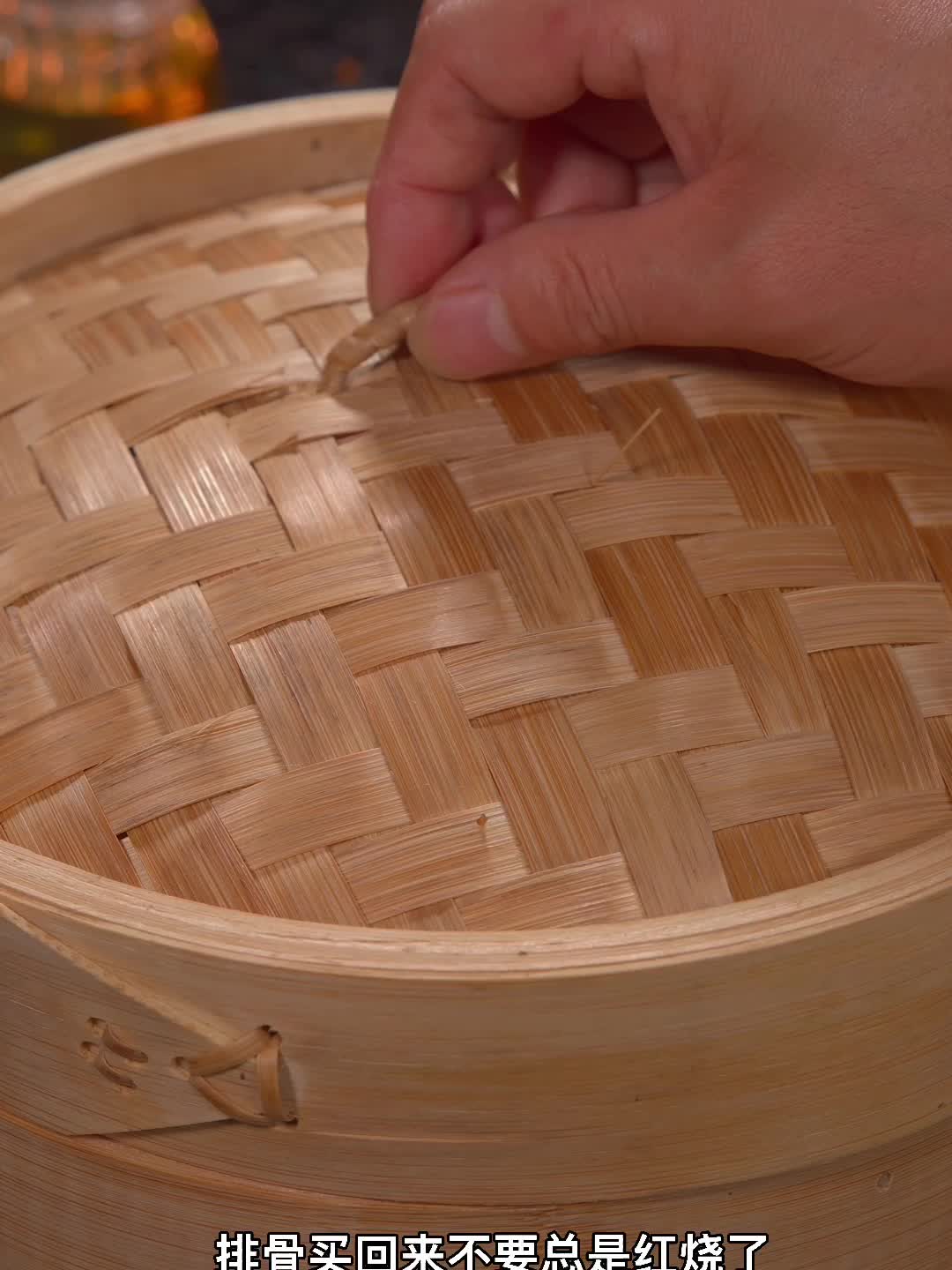 排骨买回来不要总是红烧了,像我这样做个粉蒸排骨吧!