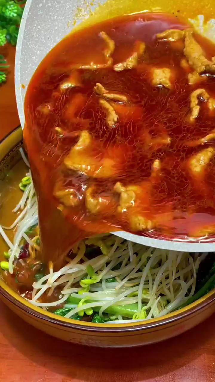 家庭版水煮肉片，麻辣鲜香肉片滑嫩好吃！
