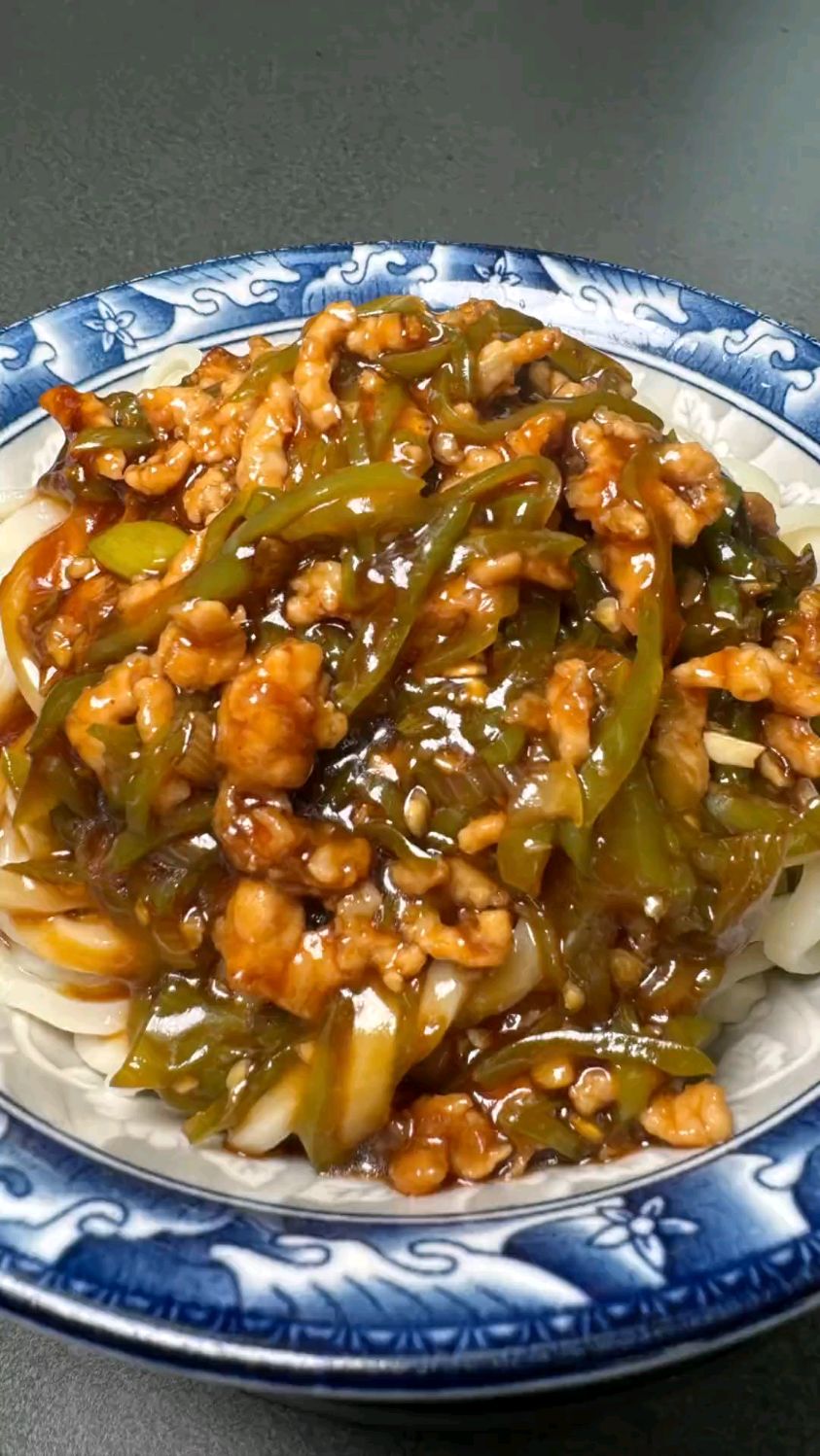肉丝尖椒打卤面在家做怎么不腥不柴好吃,操作也一点都不难