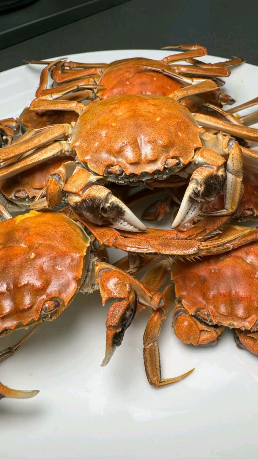 蒸螃蟹怎么操作不掉腿不留黄 看好啦兄弟们