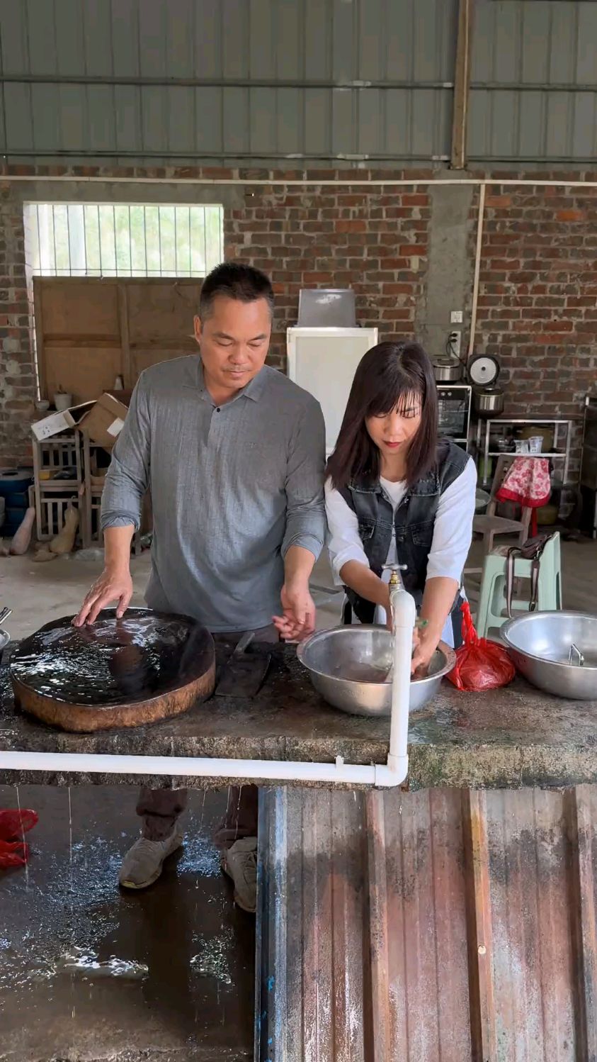 做个黄鳝粥搞得鸡飞狗跳的,虽然过程有点曲折,但味道还是不错的