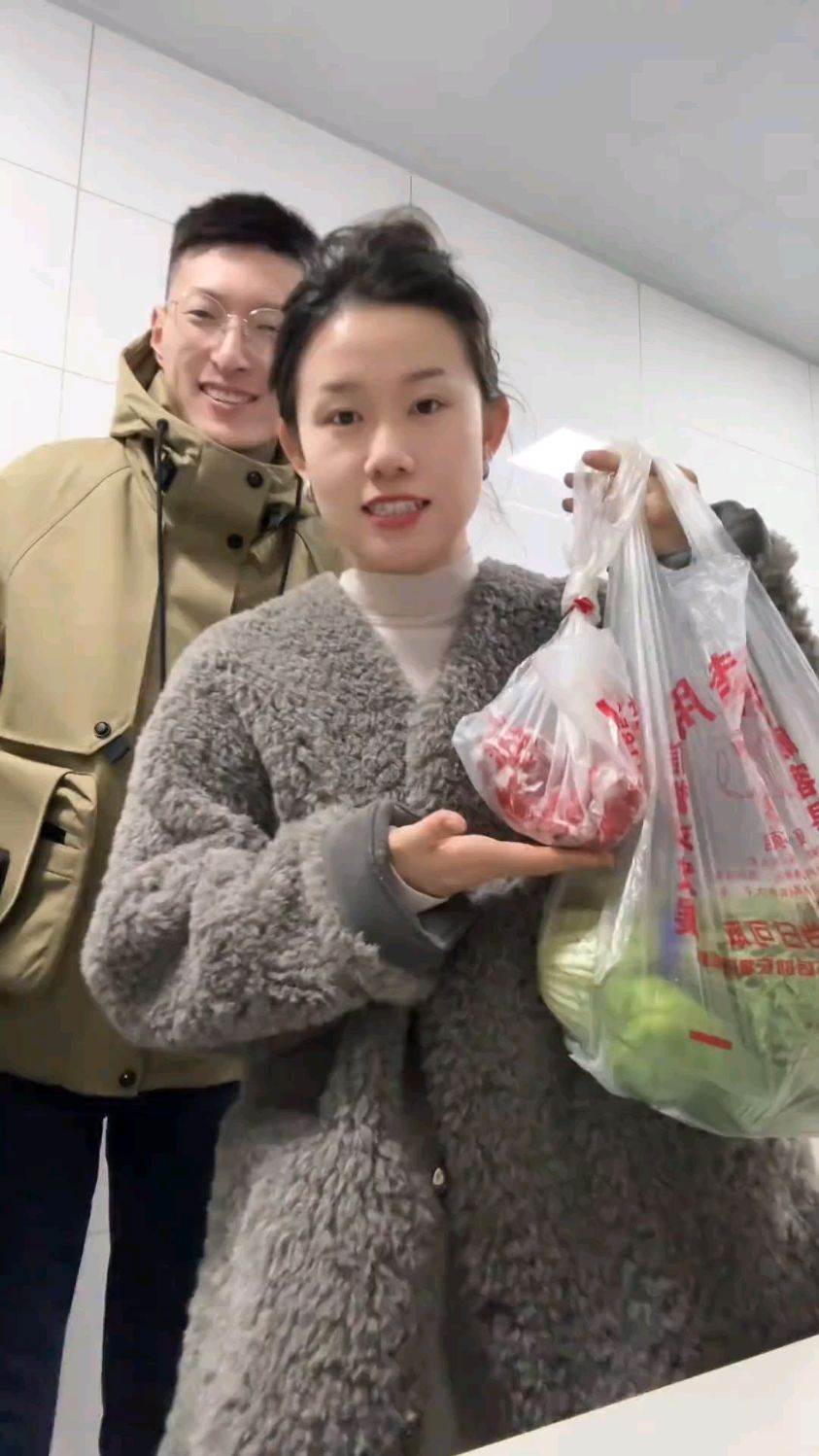 保洁新食谱,海带牛肉汤,凉拌苦苣～