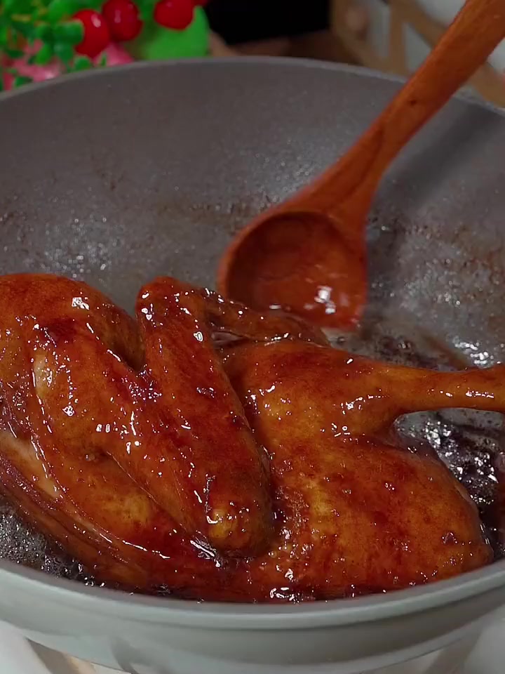 广东经典名菜三杯鸭。！