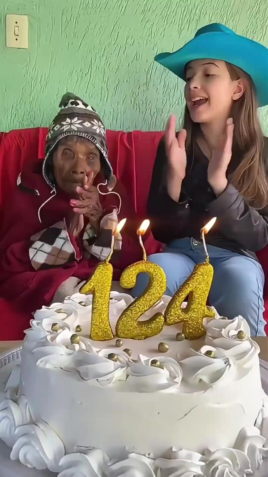老人家过124岁生日，五代同堂，幸福快乐的一家人