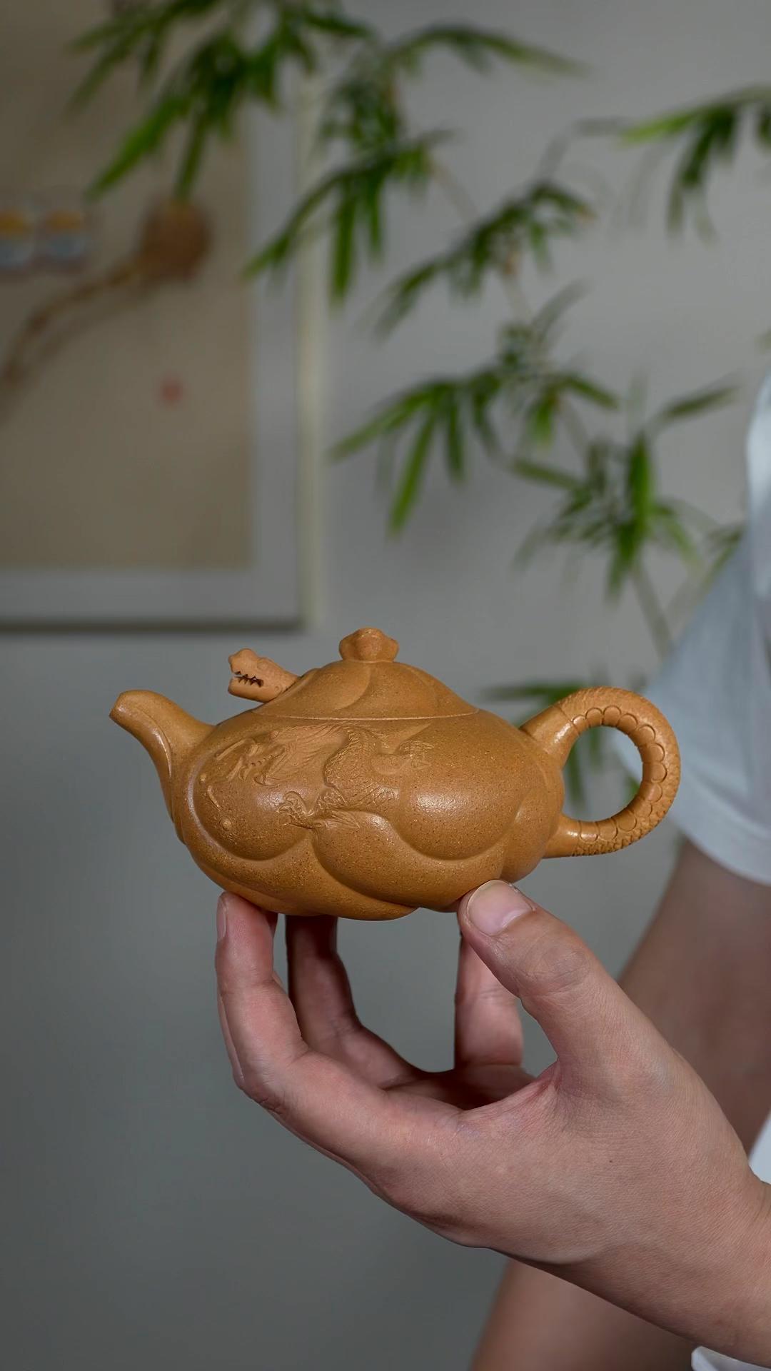 黄龙山原矿黄金段泥半手工精工扁鱼化龙壶,容量约260ml