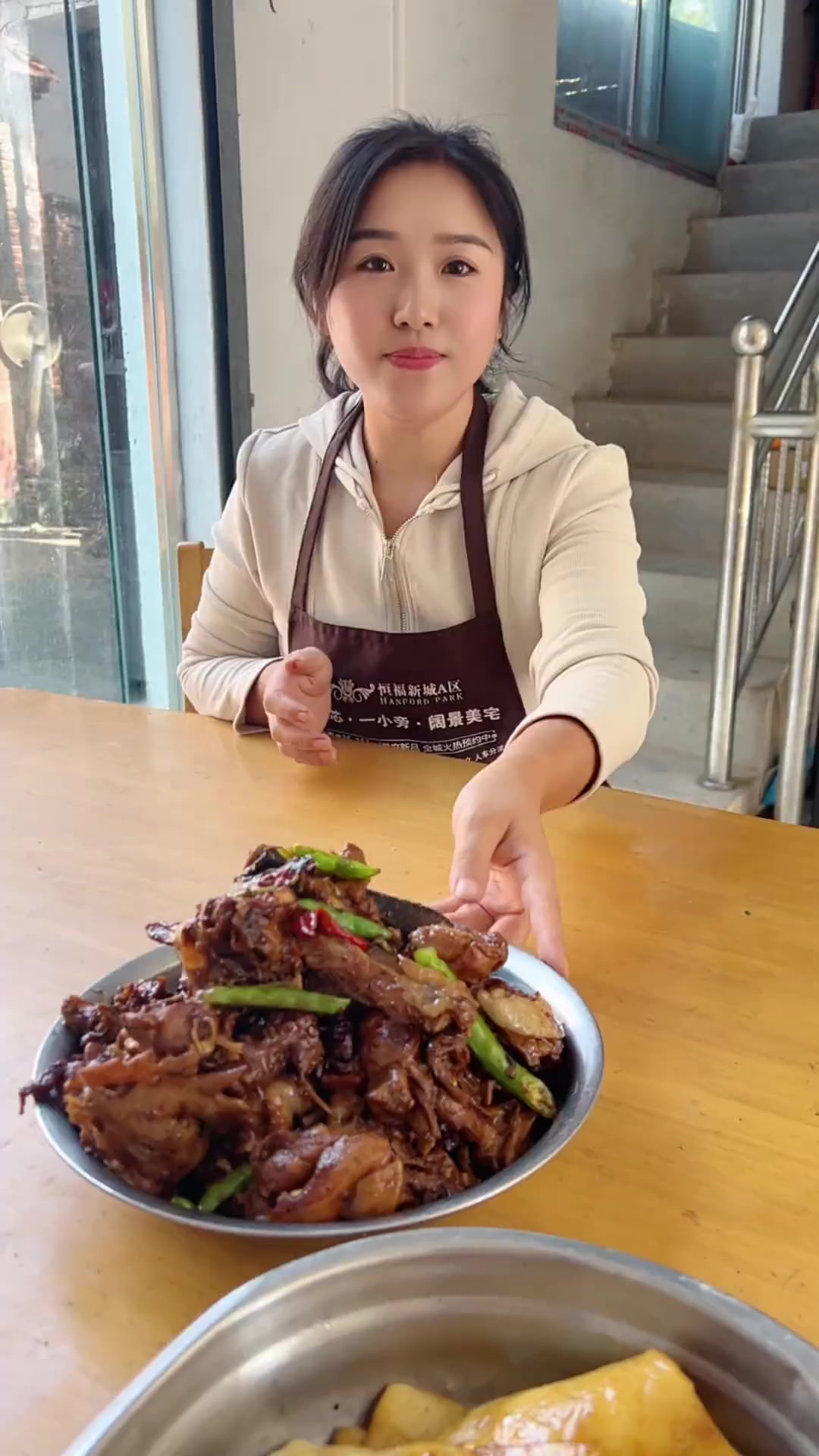 回老家老婆必做的小鸡喝饼!你们家乡的小鸡喝饼也是这样的吗?