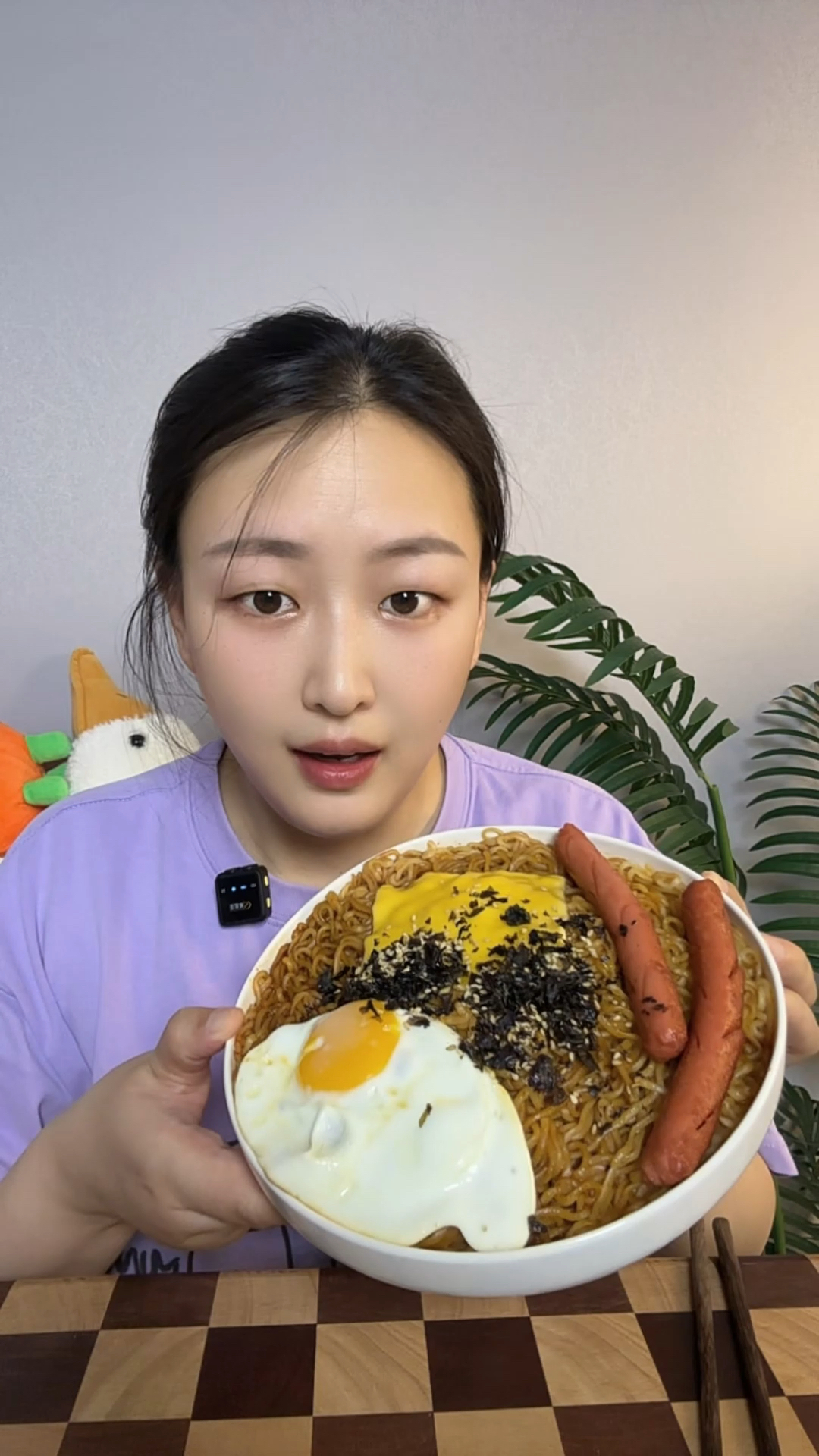 两包白象的火鸡面，太过瘾了，辣冒汗了#火鸡面#白象大辣娇