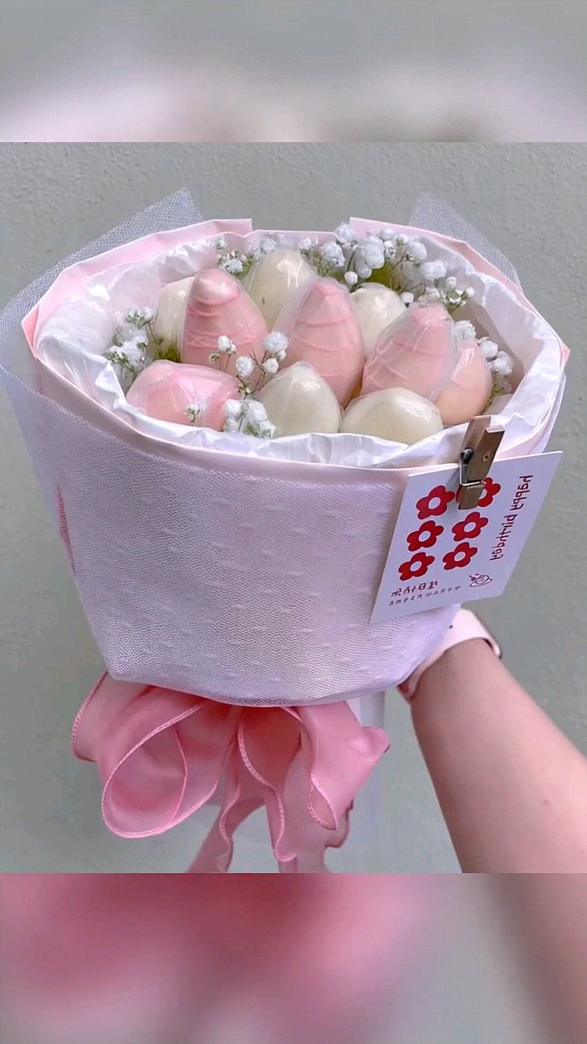 草莓巧克力糖葫芦怎么做?详细步骤在这里# 巧克力糖葫芦做法