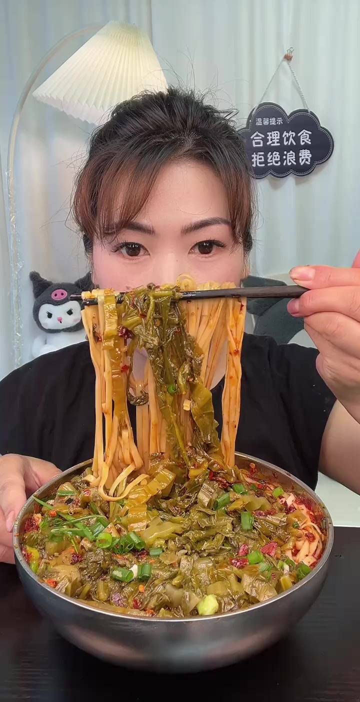 酸菜面贵州酸菜。自然发酵脆嫩无筋。酸脆爽口煮酸菜汤酸菜肥牛酸