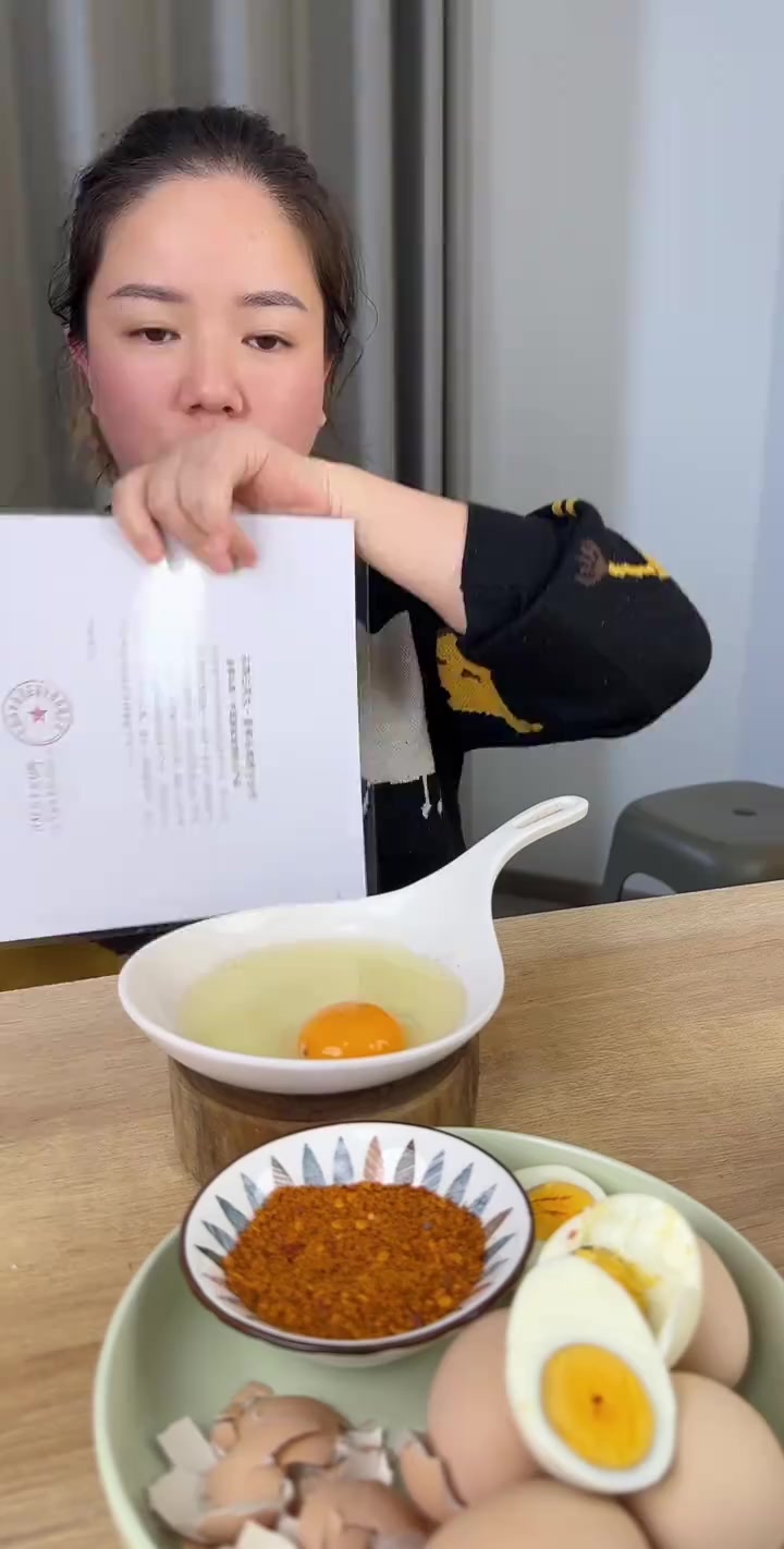 正宗的泰和散养乌鸡蛋,富含丰富叶酸不含沙门氏菌,蛋黄细腻蛋白