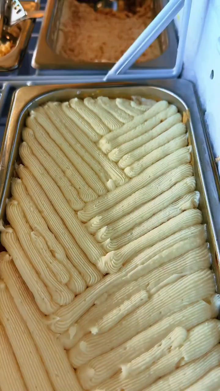 我爱吃冰淇淋。吃甜品让人心情美丽。。。