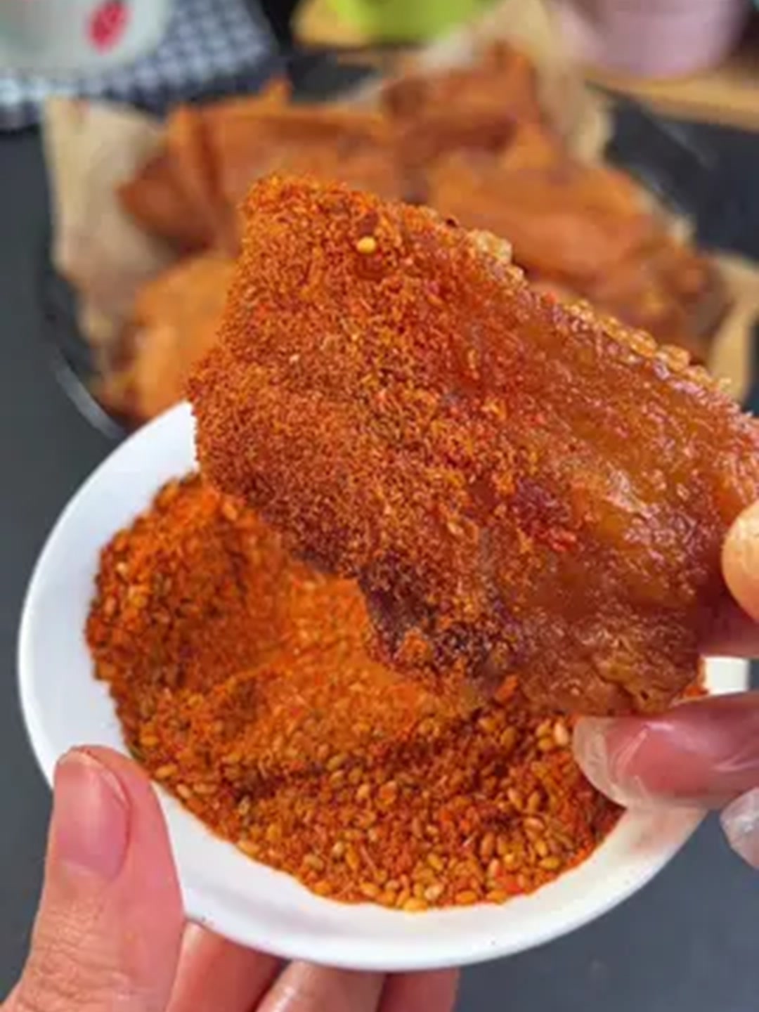 脆皮五花肉的详细做法，又酥又香，保证家人都爱吃！