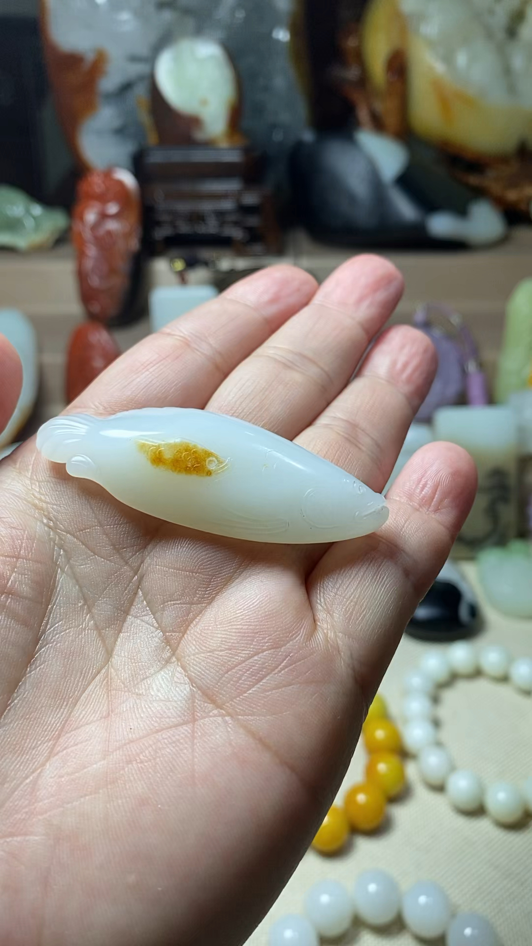 和田玉籽料,年年有鱼