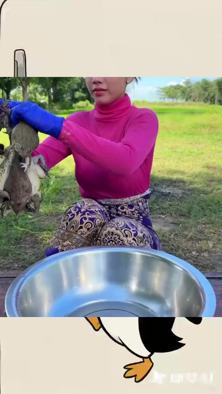 残忍女人的美味料理:蹂躏青蛙与养生田鸡粥的血腥故事