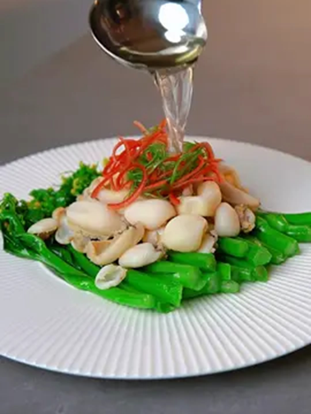 年夜饭上鲍鱼和菜心这样做简单好吃又高级！