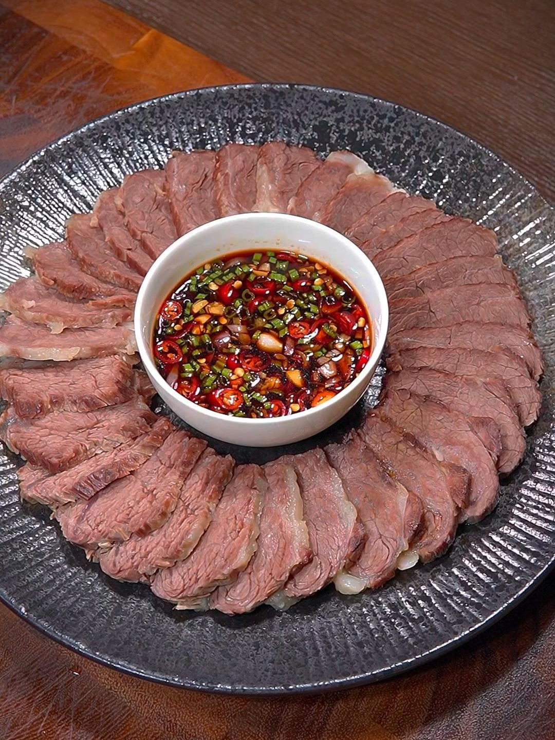 这个清汤牛腩，有肉吃有汤喝，非常适合这个夏天！